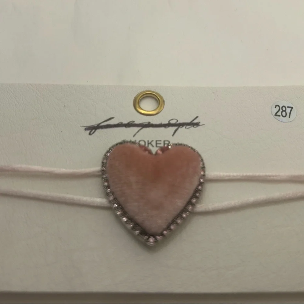 Free People Velvet Heart Choker (pink blush) NWT - Picture 4 of 6